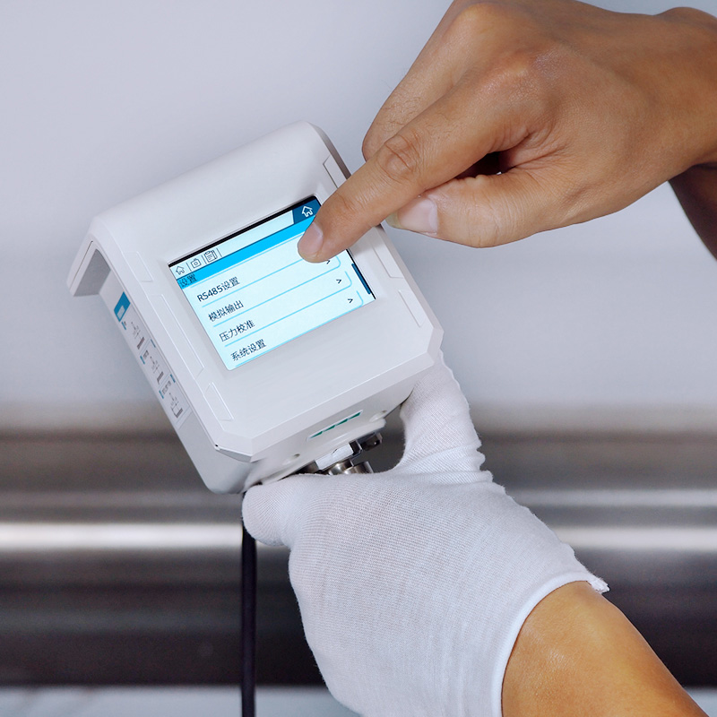 thermal mass flow meter with touchscreen display